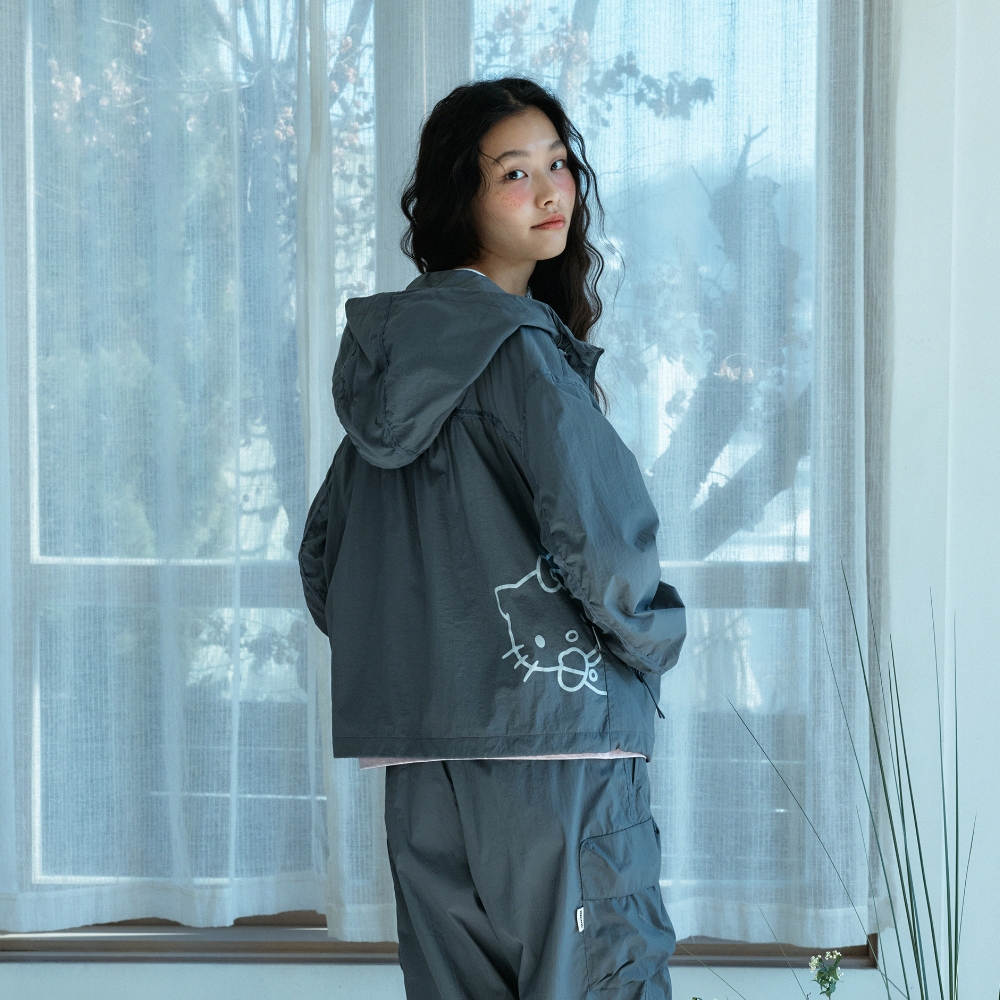 SNOW PEAK X HELLO KITTY WOMEN'S GRAPHIC WINDBREAKER | WY Store