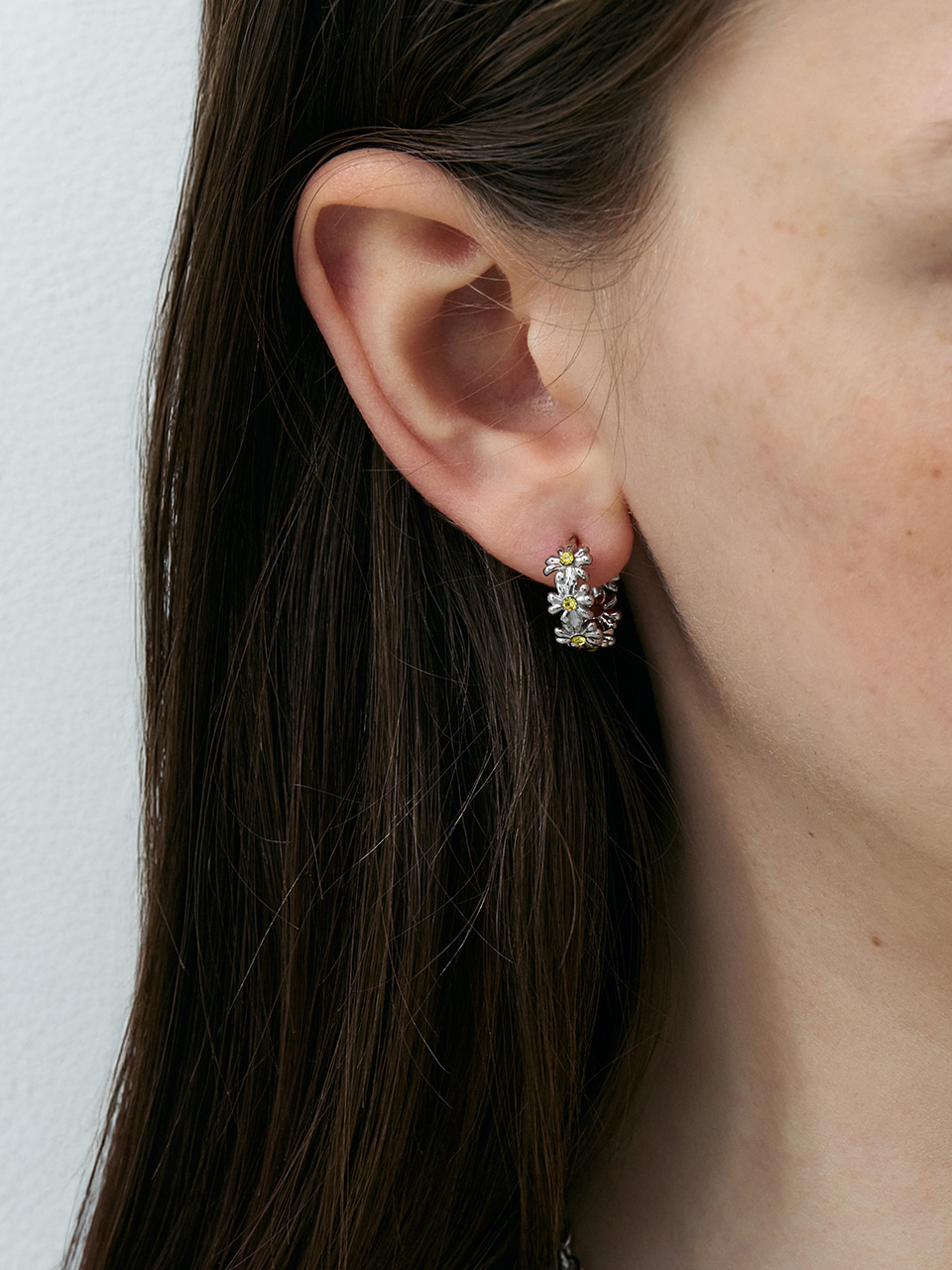 ■VINTAGE HOLLYWOOD■ Mini Daisy Garden Ring EarringsVH25NNE 즐거운 온라인 쇼핑공간에 오신 것을 환영합니다!