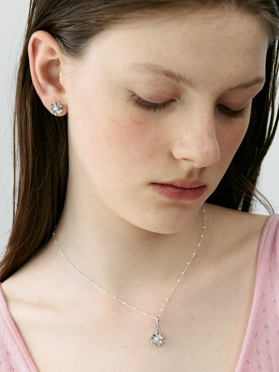 ◆VINTAGE HOLLYWOOD◆ Daisy NecklaceVH25NNNE114V VH24NNNE102 VINTAGE HOLLYWOOD - VINTAGE DAISY NECKLACE (SILVER) | chord